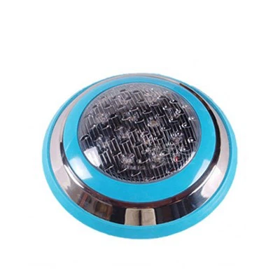 Sob as luzes do barco