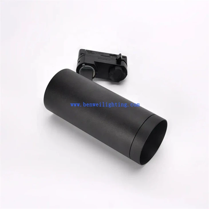 black spotlight track