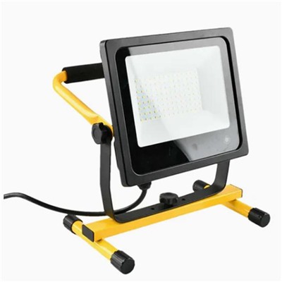 Chuva, poeira ou madrugadas: esta luz de trabalho LED à prova d'água nunca de...